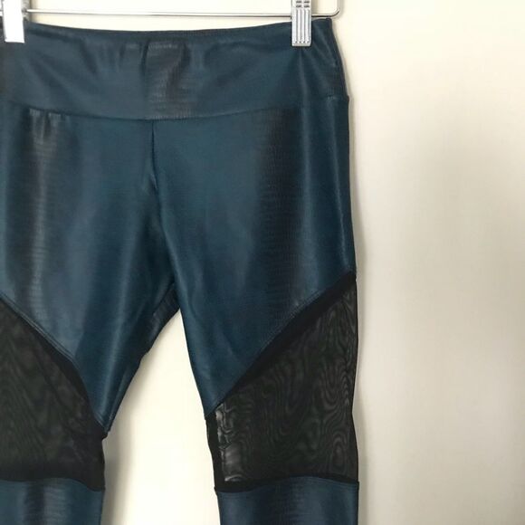Onzie XS snake mesh teal crop leggings capri sport - Picture 1 of 8
